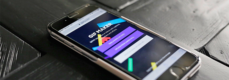 Обложка: Инструмент GIF Maker от Giphy теперь работает в мобильных браузерах