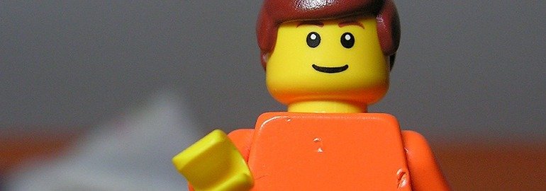 Обложка: Художник спрятал криптовалюту в рисунках из кубиков Lego