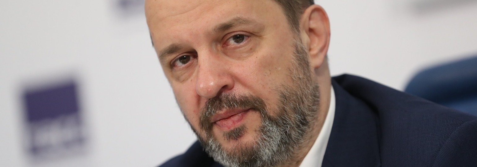 Обложка: Владимир Путин снял Германа Клименко с поста советника по развитию Интернета