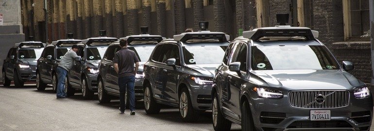 Обложка: Беспилотный автомобиль Uber сбил женщину насмерть