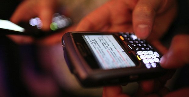 Релиз Nokia 3310, длинный смартфон от LG, странные девайсы от Motorola&nbsp;—&nbsp;обзор событий первого дня конференции Mobile World Congress 2017_6