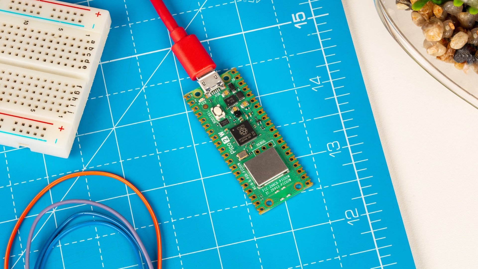 Обложка: 🔥 Raspberry Pi Pico 2 W с Wi-Fi и Bluetooth всего за $7 — начало новой DIY-эпохи