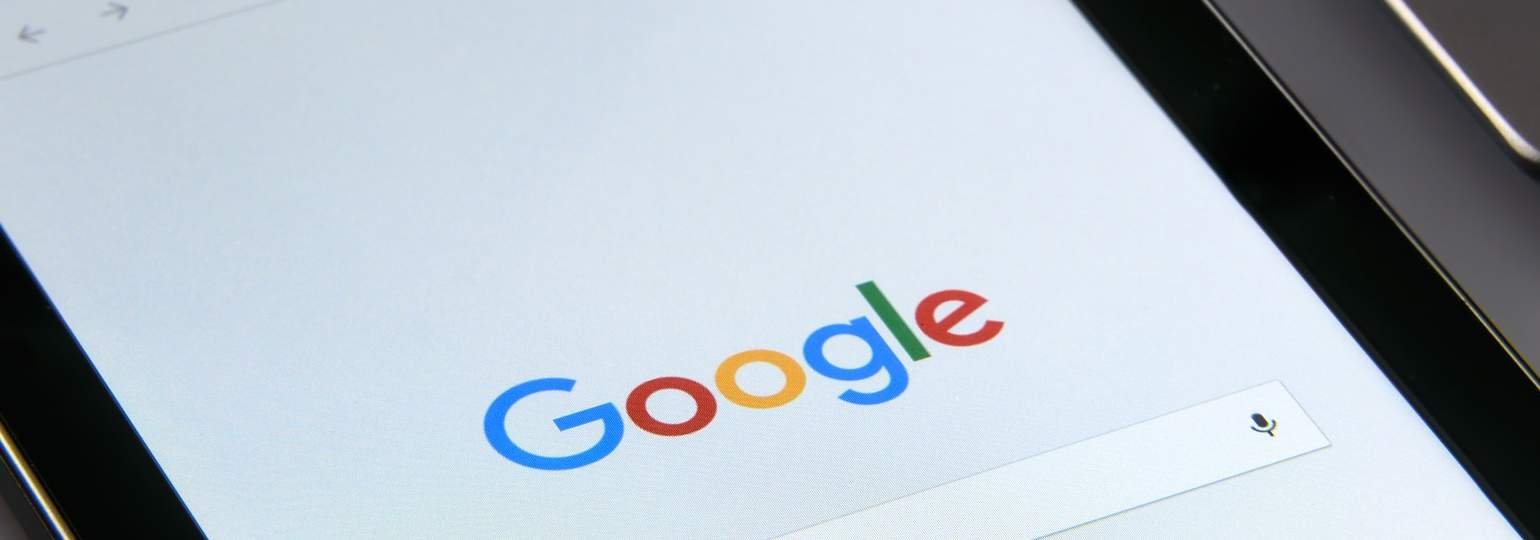 Обложка: Роскомнадзор предупредил Google, что может заблокировать доступ к поисковику в России