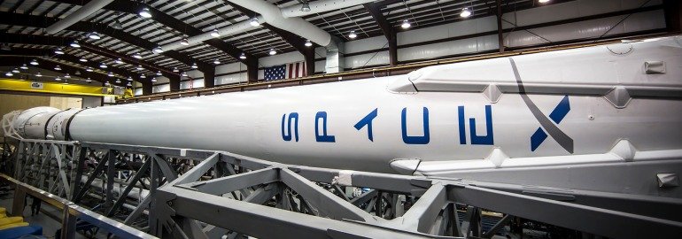 Обложка: SpaceX успешно запустила Falcon 9 с первыми интернет-спутниками