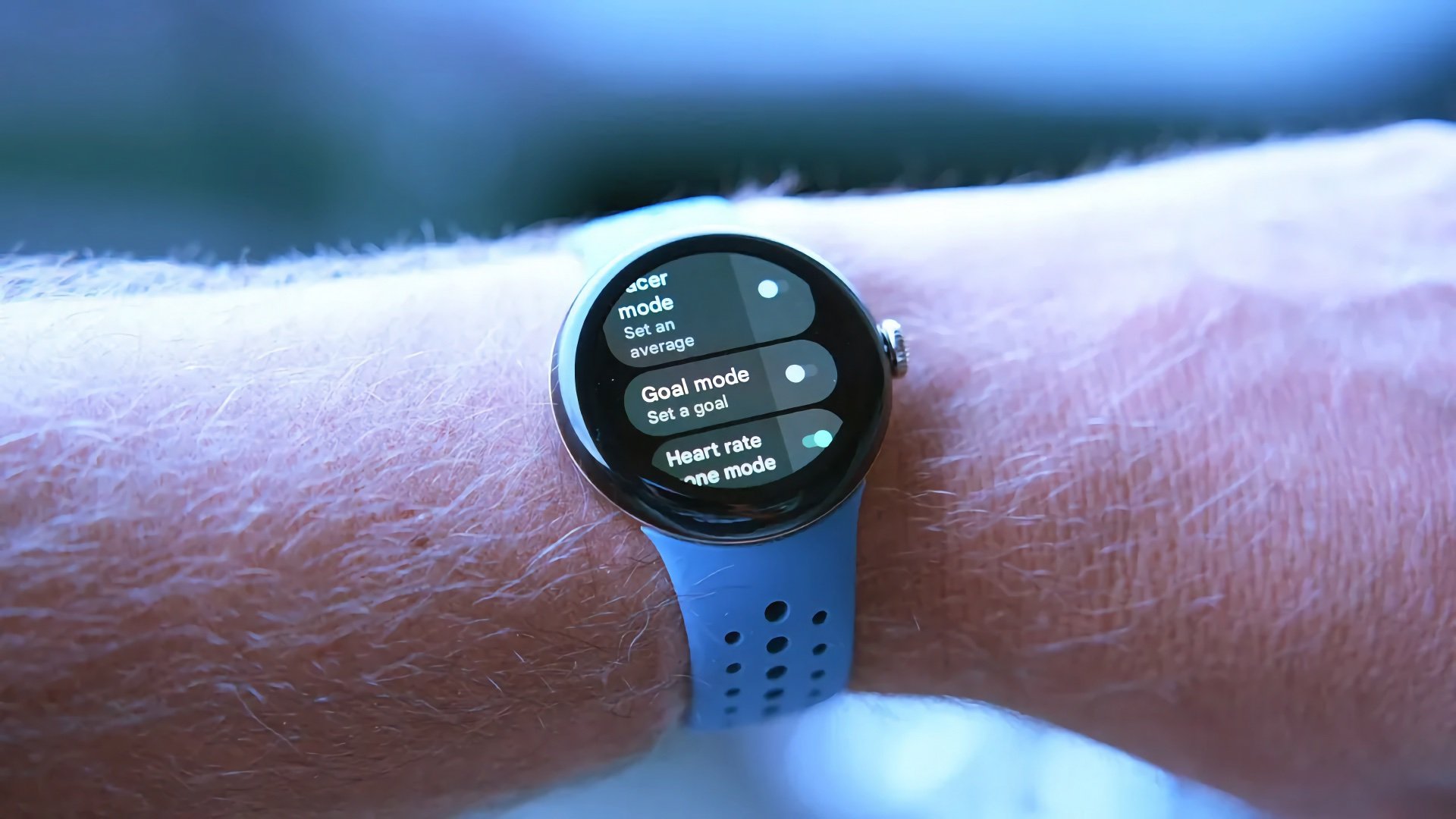 Обложка: Wear OS 5 вышла на устаревших часах Google. Какие фишки Pixel Watch 3 они получат