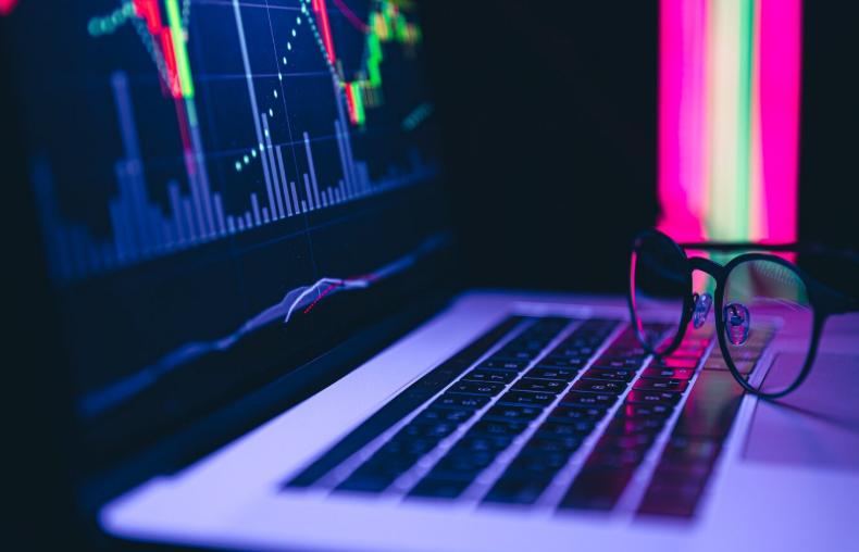 Обложка: Как мы строим агрегатор финансовых продуктов в Казахстане: история Finance.kz
