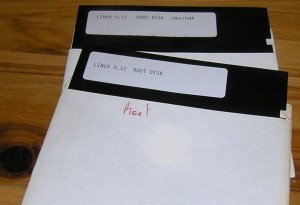 22 года с первого стабильного релиза Linux_1