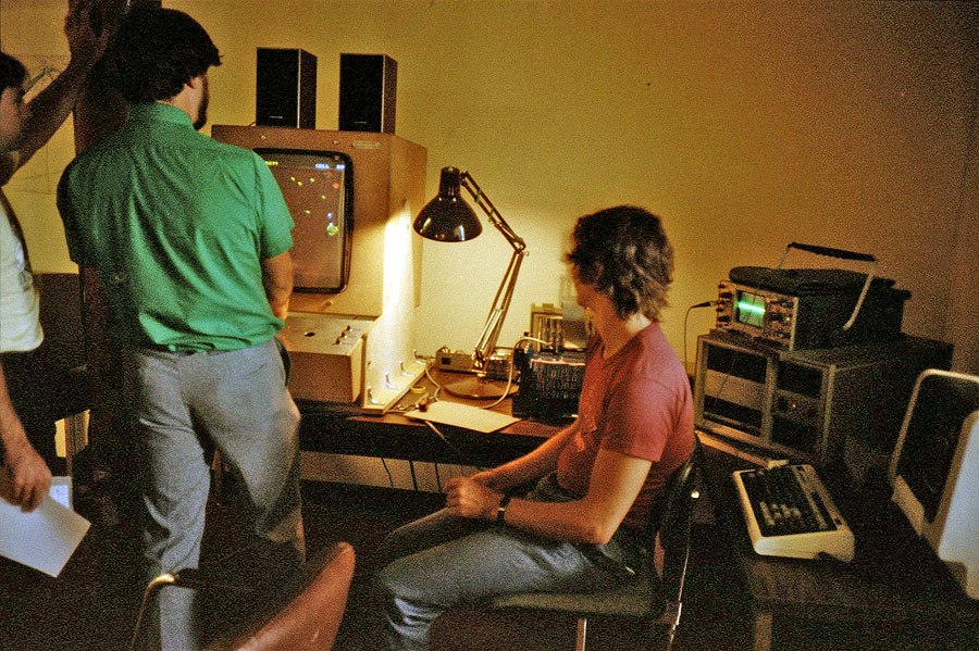 Программисты за работой: большая подборка ретро-фотографий из эпохи зарождения IT 2