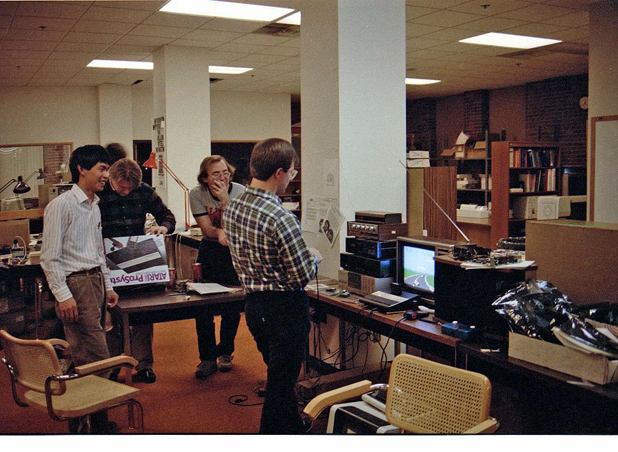 Программисты за работой: большая подборка ретро-фотографий из эпохи зарождения IT 5