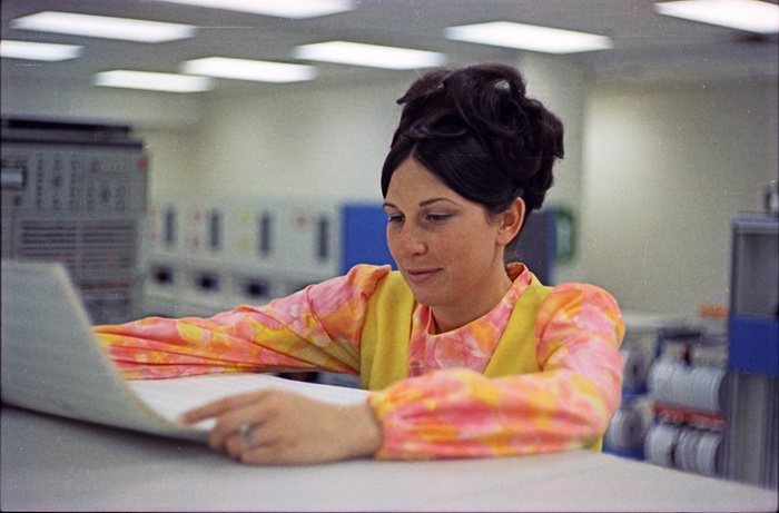 Женщины в Bell Labs 1960-х годов — в фотографиях на фоне огромных ЭВМ тех времён 5