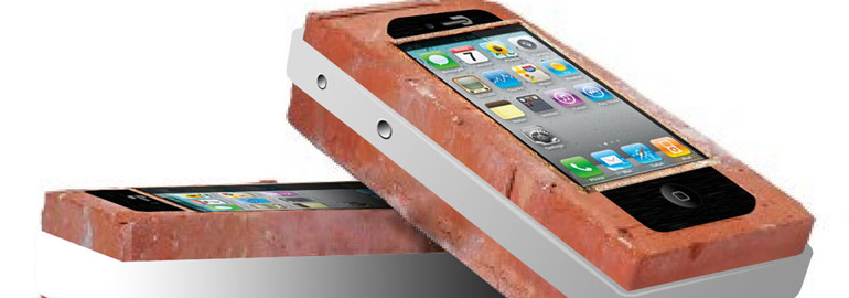 Обложка: Баг в iOS приводит к превращению iPhone в «кирпич» при установке даты на 1 января 1970 года