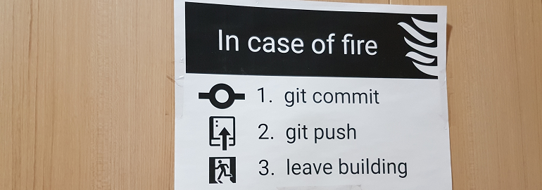 Обложка поста В случае пожара закоммить: обзор инструмента git-fire