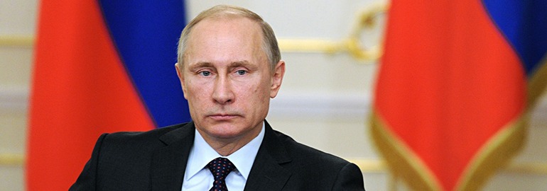 Обложка: Владимир Путин подписал закон о блокировке порочащих честь сведений