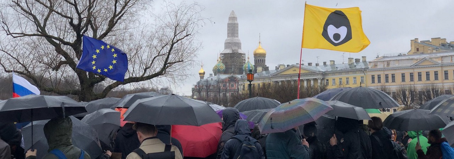 Обложка: Мир, труд, Telegram: в Санкт-Петербурге прошла акция в поддержку мессенджера