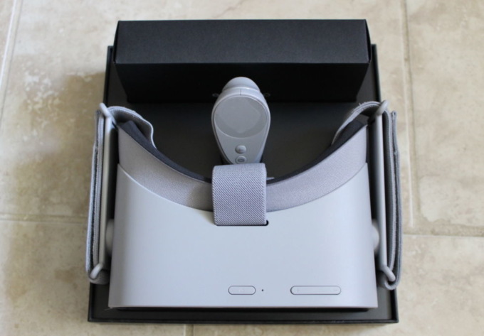 В продажу поступили очки виртуальной реальности Oculus Go_4