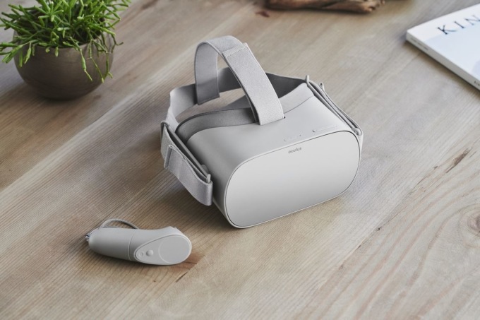 В продажу поступили очки виртуальной реальности Oculus Go_3