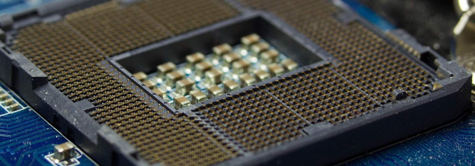 Обложка поста В процессорах Intel нашли уязвимость в технологии одновременной многопоточности