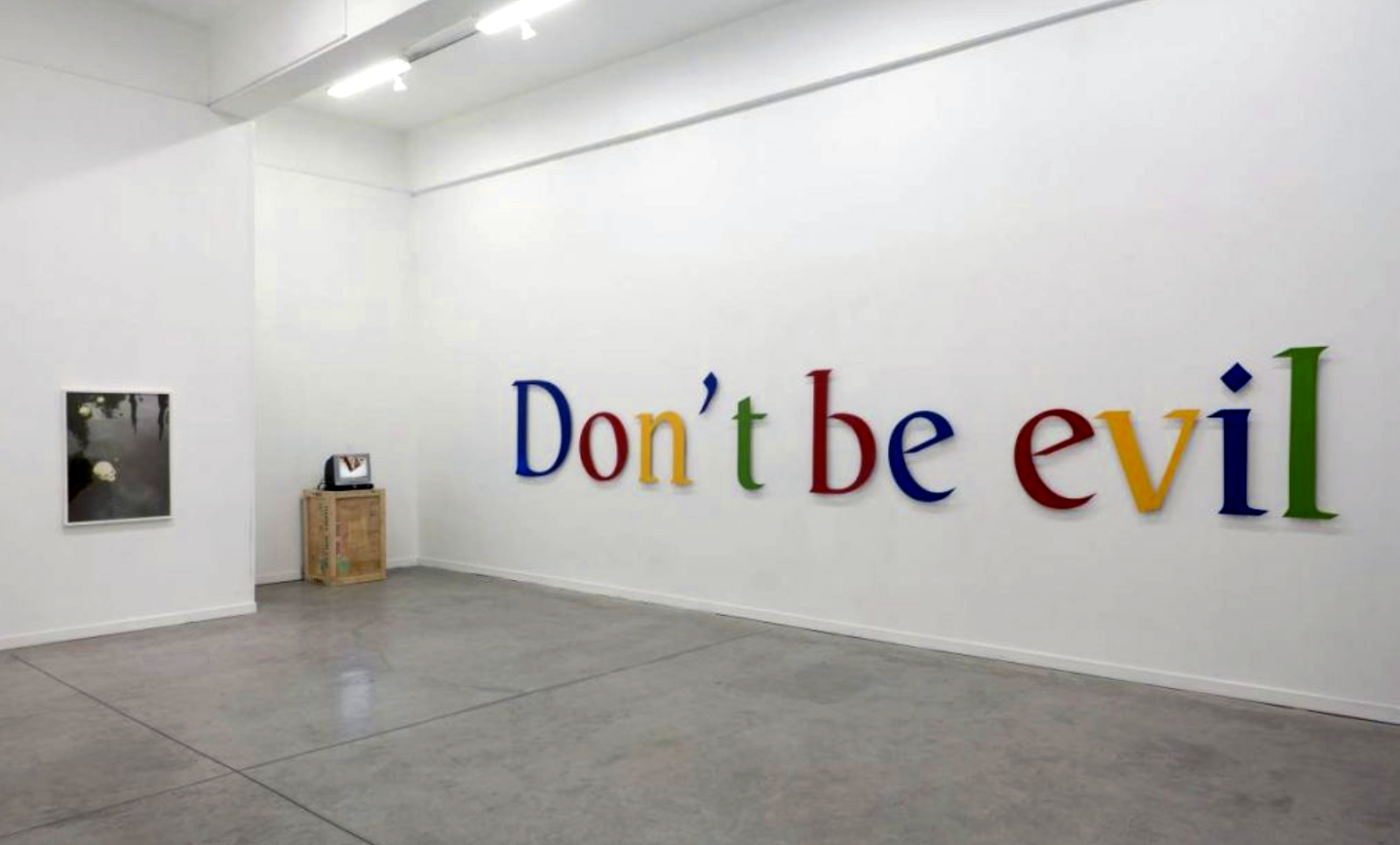 Обложка: Google проявляет зачатки цензуры для разработчиков ИИ
