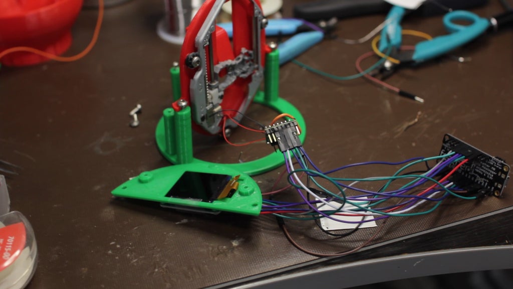 3D-принтер в виде ёлочной игрушки, которая может печатать другие ёлочные игрушки 1