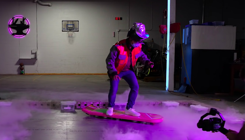 Видео: энтузиасты создали летающий скейтборд из «Назад в будущее 2» на основе магнитов 1