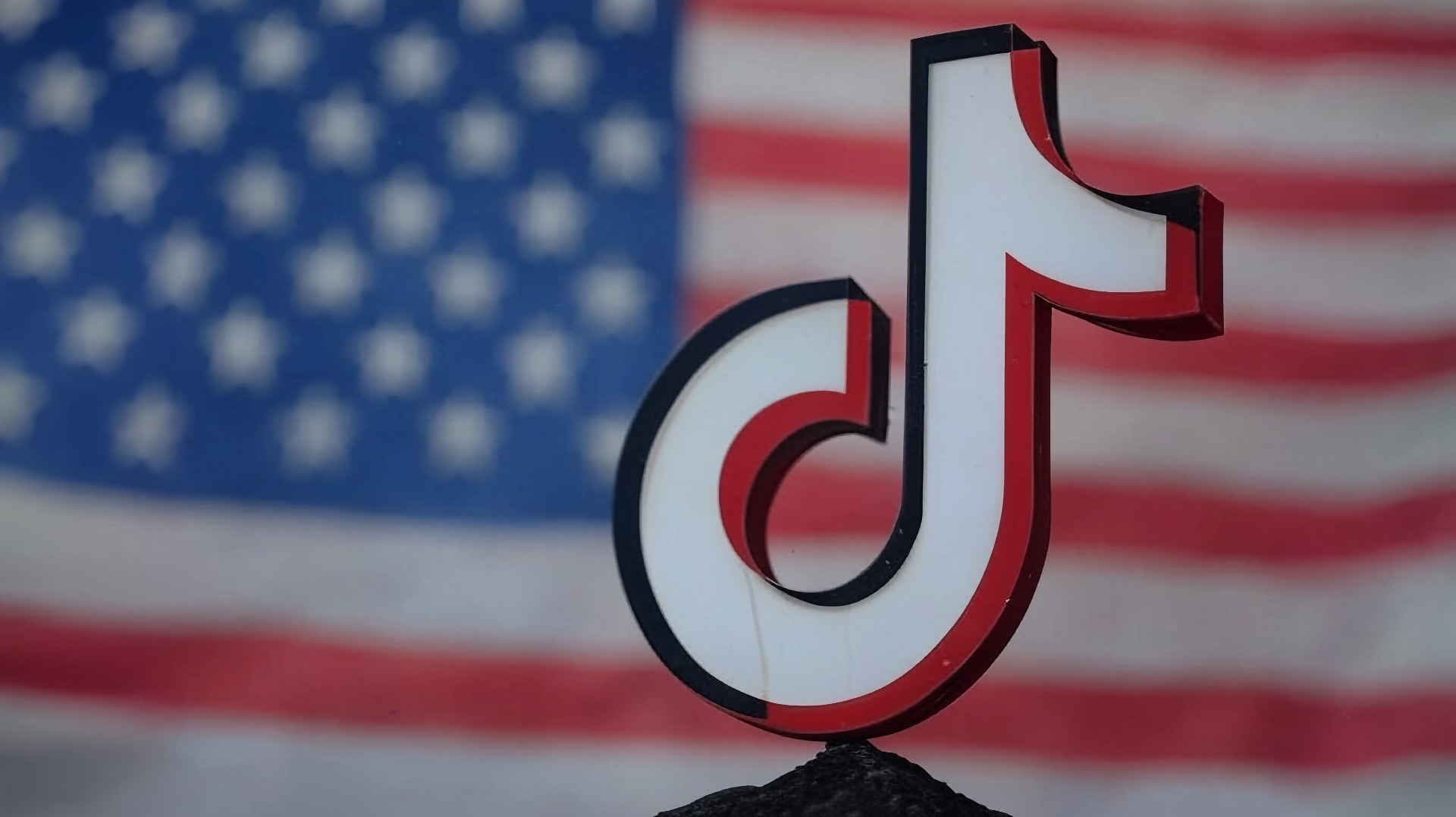 TikTok вернулся в США, но американцы нескоро смогут скачать его в App Store и Play Store