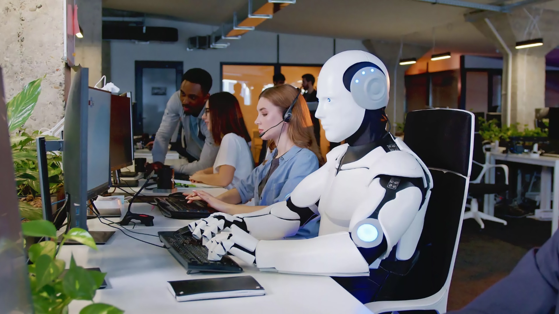 ИИ не смог заменить людей: IT-компании массово возвращают уволенных сотрудников