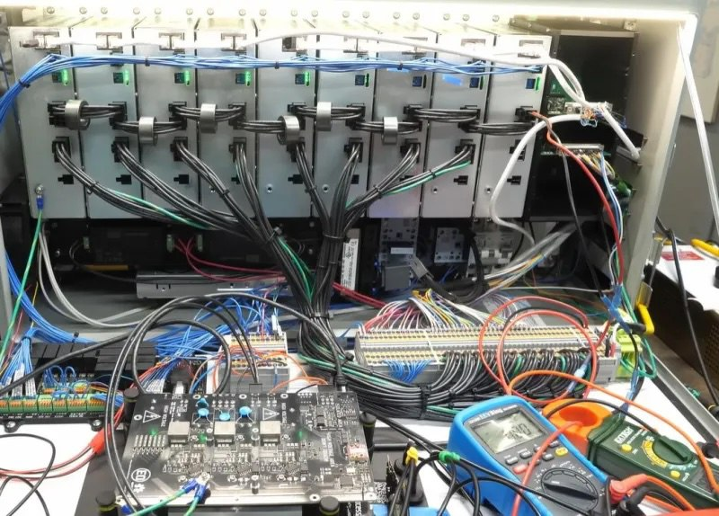 Контроллер с открытым исходным кодом возвращает к жизни списанных промышленных роботов 1