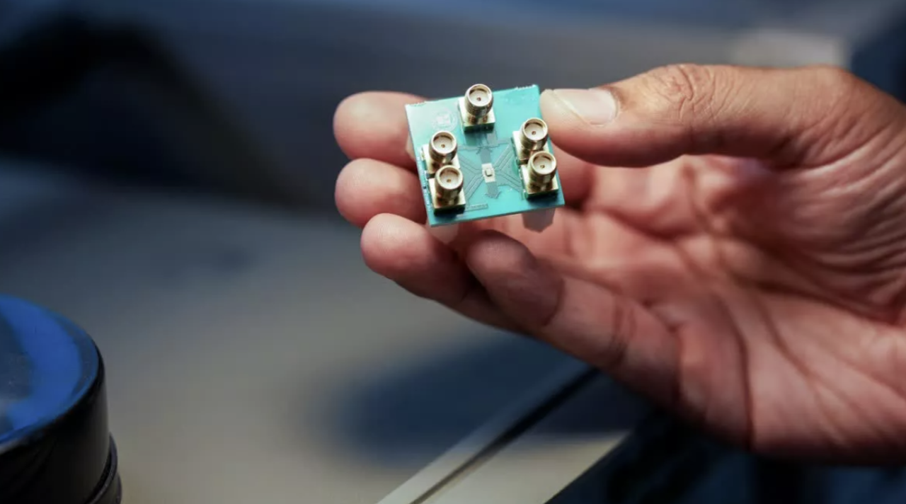 Cornell разработал первый в мире микроволновой нейронный чип — «Microwave Brain» 1